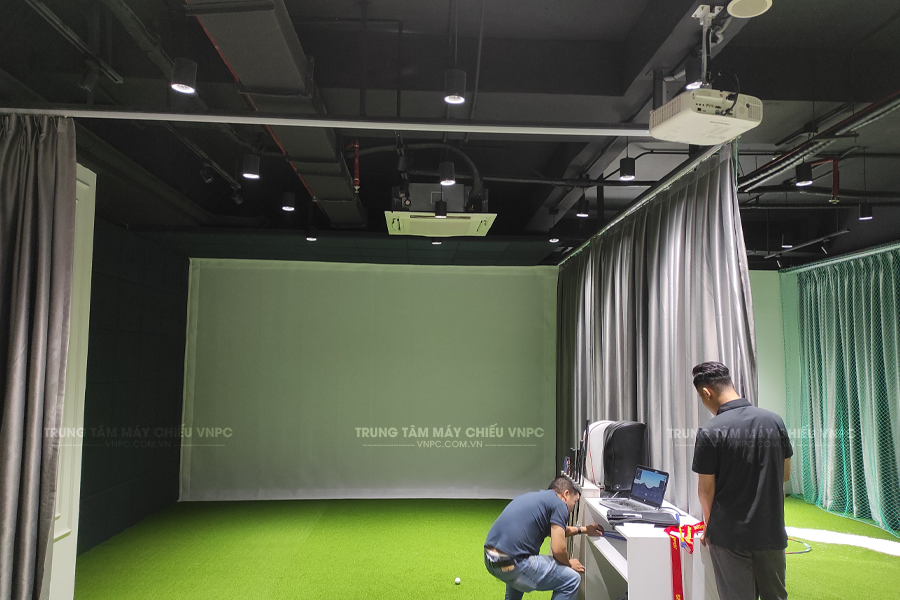 Lắp đặt máy chiếu phòng golf 3D mô phỏng trong nhà