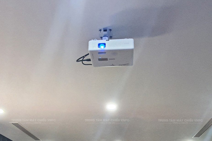 Lắp máy chiếu Epson CO-FH01 cho văn phòng Công ty XIAN