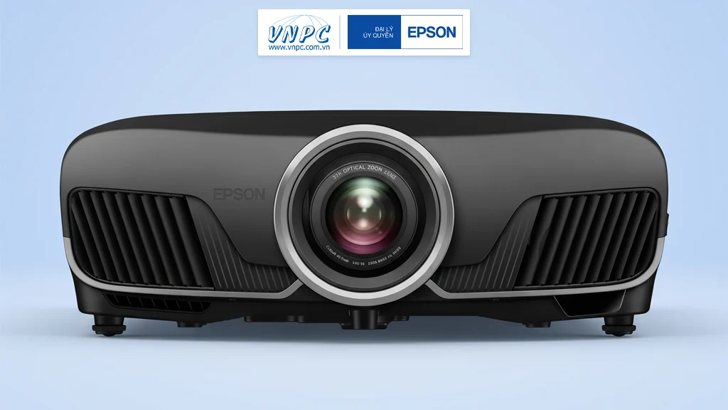 Epson EH TW9400 là dòng máy chiếu phim 4K gia đình phân khúc cao cấp mang lại trải nghiệm điện ảnh chuẩn rạp đỉnh cao ngay tại nhà.