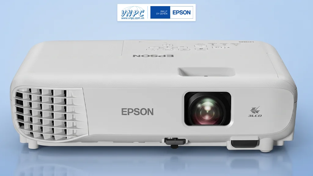 Epson EB E12 là dòng máy chiếu đa năng phân khúc phổ thông giá rẻ được thiết kế tối ưu cho nhu cầu thuyết trình văn phòng và giảng dạy.