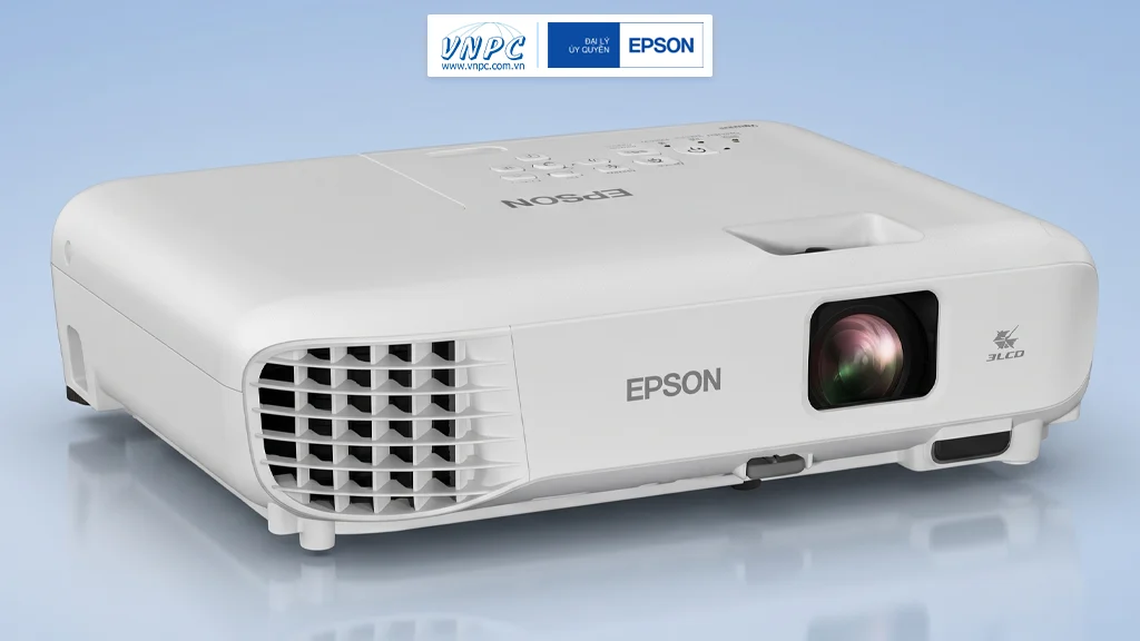 Máy chiếu Epson EB E12 ứng dụng công nghệ 3LCD tiên tiến mang lại độ sáng 3600 ANSI Lumens tươi sáng đồng nhất.