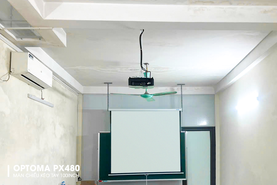 Lắp đặt Optoma PX480 và Màn chiếu 100inch phục vụ giảng dạy